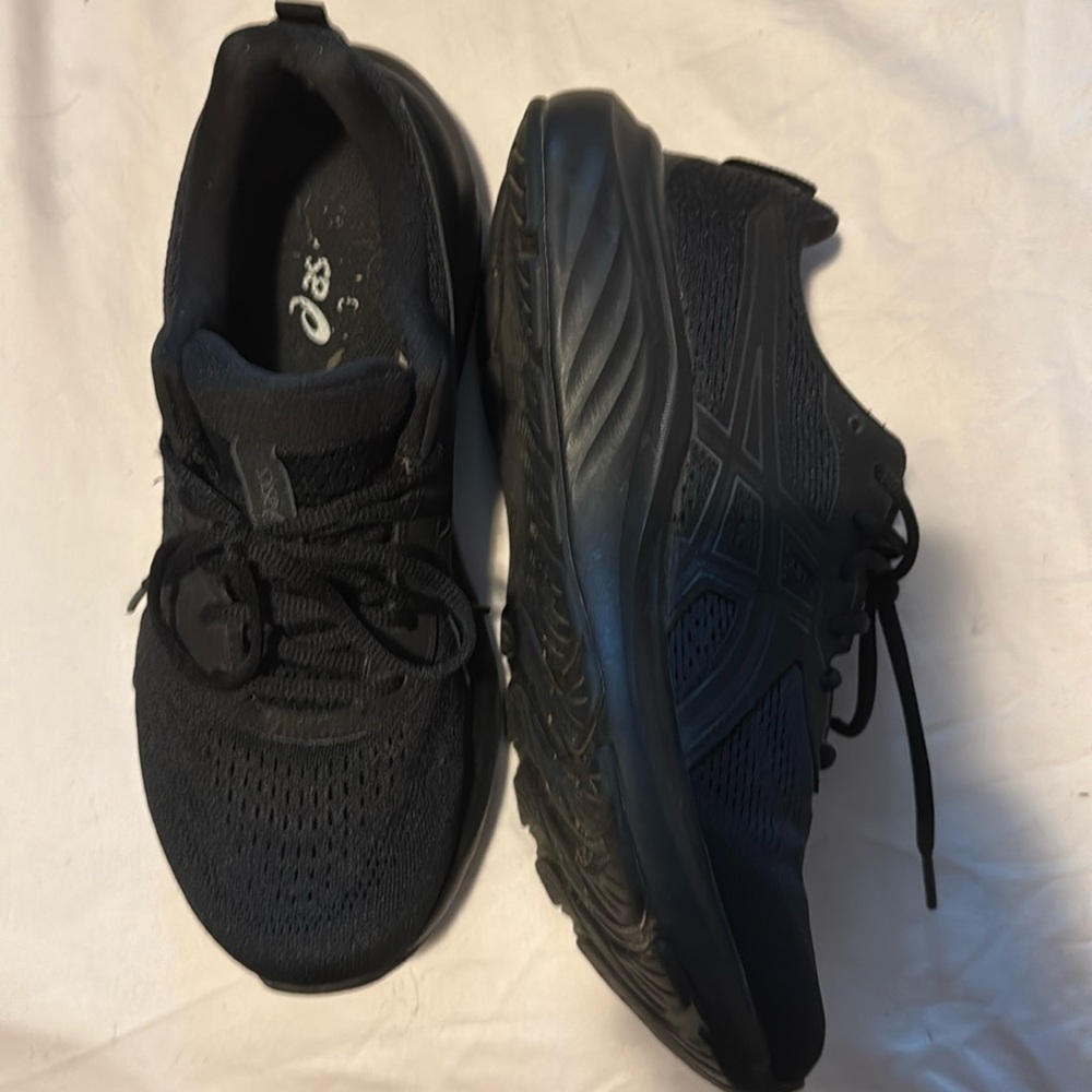 ASICS women’s 10 gel contend 9 shoes